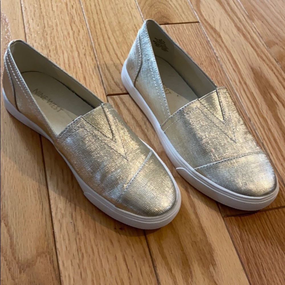 Nine West fashion flats